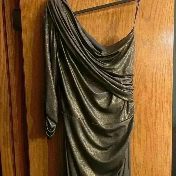 Tadashi Shoji Metallic Gathered waist gown Women’s Small - Picture 9 of 13